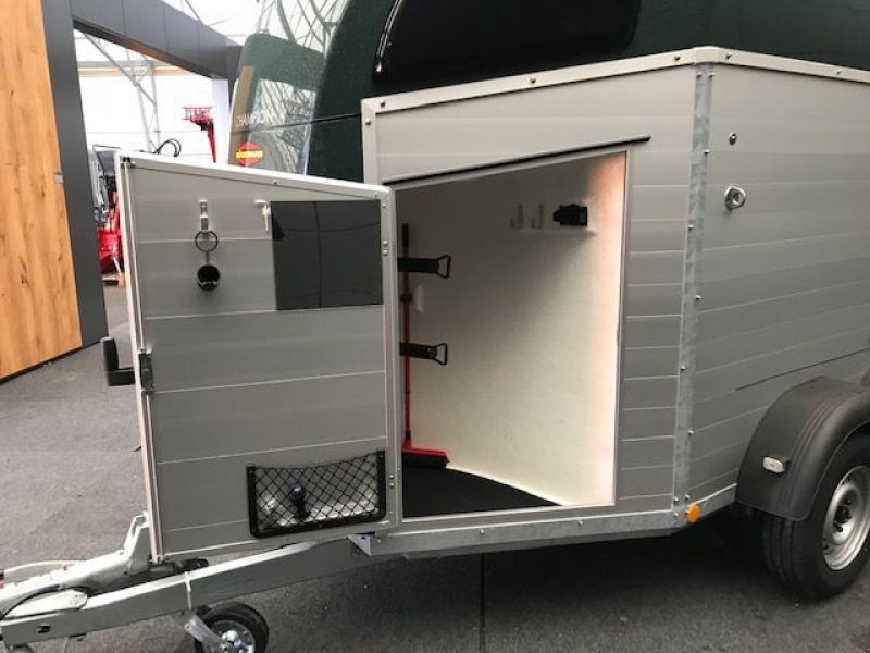 Viehanhänger typu Böckmann Pferdeanhänger Champion R grün-metallic, Neumaschine v Tamsweg (Obrázek 15)