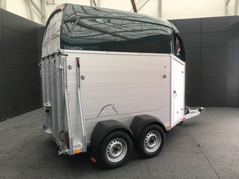 Viehanhänger typu Böckmann Pferdeanhänger Champion R grün-metallic, Neumaschine v Tamsweg (Obrázek 7)