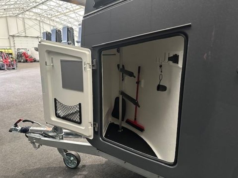 Viehanhänger Türe ait Böckmann Pferdeanhänger Comfort Esprit ECO 2,4to, Neumaschine içinde Tamsweg (resim 12)