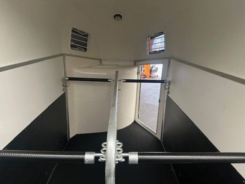 Viehanhänger of the type Böckmann Pferdeanhänger Duo Esprit s+b mit Esprit Paket, Neumaschine in Tamsweg (Picture 15)