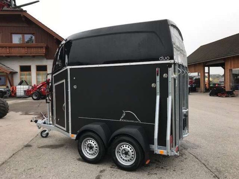 Viehanhänger des Typs Böckmann Pferdeanhänger Duo R mit Sattelkammer, Neumaschine in Tamsweg (Bild 10)