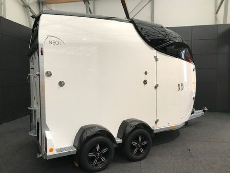 Viehanhänger des Typs Böckmann Pferdeanhänger Neo L SR 2,7to Sattelraum, Neumaschine in Tamsweg (Bild 5)