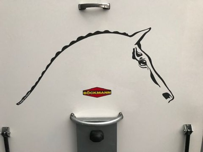 Viehanhänger des Typs Böckmann Pferdeanhänger Neo L SR 2,7to Sattelraum, Neumaschine in Tamsweg (Bild 9)