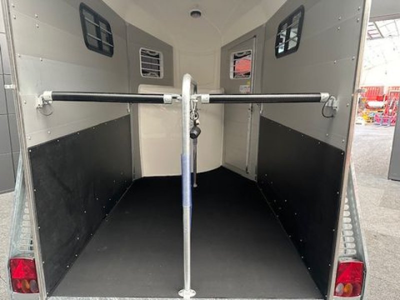 Viehanhänger des Typs Böckmann Pferdeanhänger Portax Esprit ECO 2,4to 3,27x1,65, Neumaschine in Tamsweg (Bild 14)