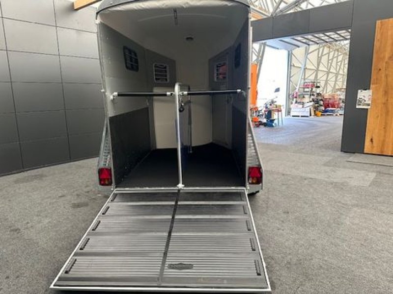 Viehanhänger des Typs Böckmann Pferdeanhänger Portax Esprit ECO 2,4to 3,27x1,65, Neumaschine in Tamsweg (Bild 12)