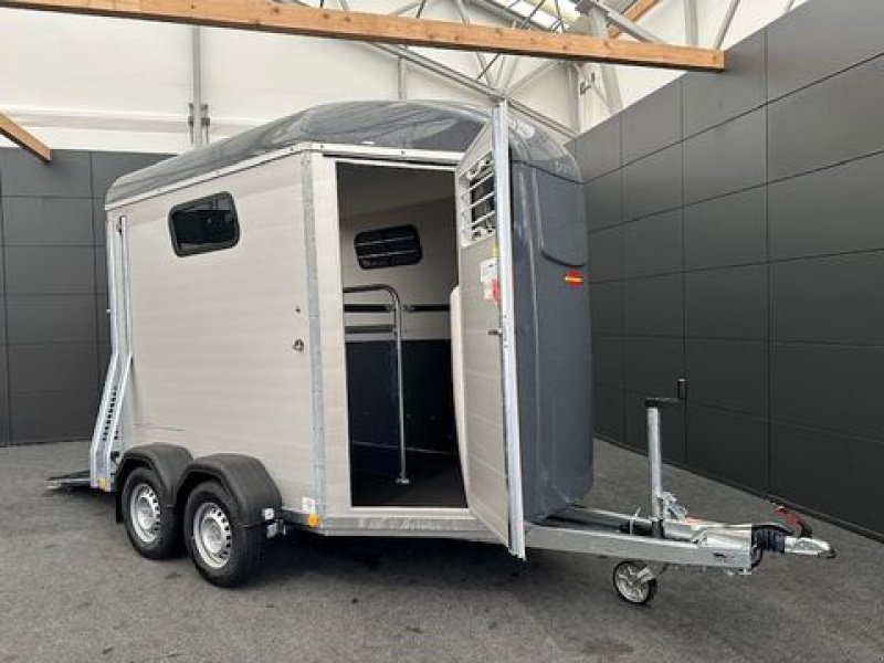 Viehanhänger des Typs Böckmann Pferdeanhänger Portax Esprit ECO 2,4to 3,27x1,65, Neumaschine in Tamsweg (Bild 19)