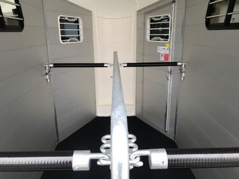 Viehanhänger Türe ait Böckmann Pferdeanhänger Portax Esprit s+b 2,4t 3,27x1,65m, Neumaschine içinde Tamsweg (resim 12)