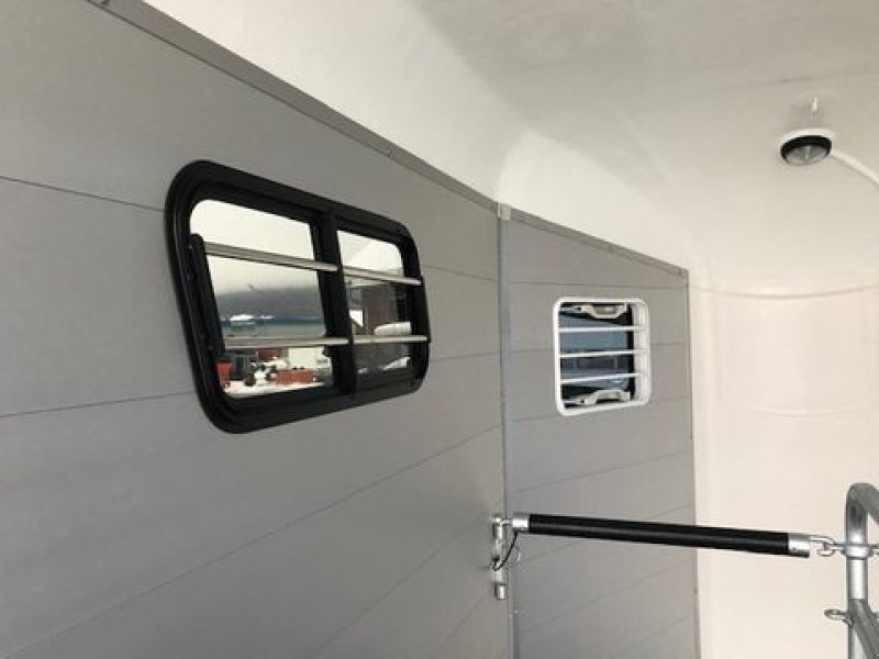 Viehanhänger Türe ait Böckmann Pferdeanhänger Portax Esprit s+b 2,4t 3,27x1,65m, Neumaschine içinde Tamsweg (resim 13)