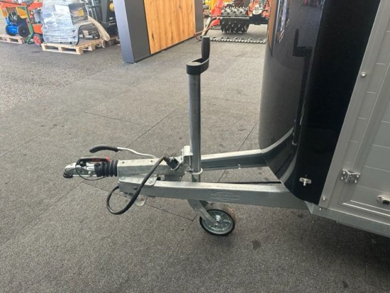 Viehanhänger des Typs Böckmann Pferdeanhänger Portax Esprit silver+black 2,4to, Neumaschine in Tamsweg (Bild 10)