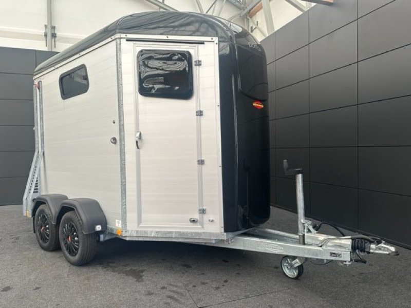 Viehanhänger des Typs Böckmann Pferdeanhänger Portax Esprit silver+black 2,4to, Neumaschine in Tamsweg (Bild 1)