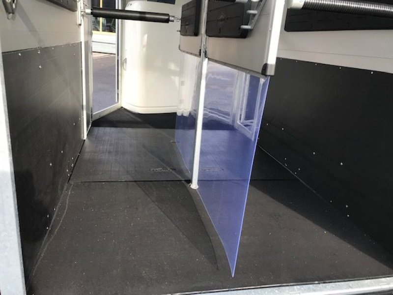 Viehanhänger del tipo Böckmann Pferdeanhänger Portax L K, Neumaschine In Tamsweg (Immagine 17)