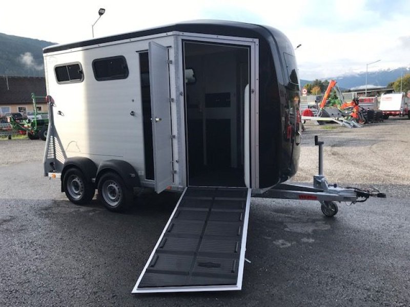 Viehanhänger del tipo Böckmann Pferdeanhänger Portax L K, Neumaschine In Tamsweg (Immagine 1)