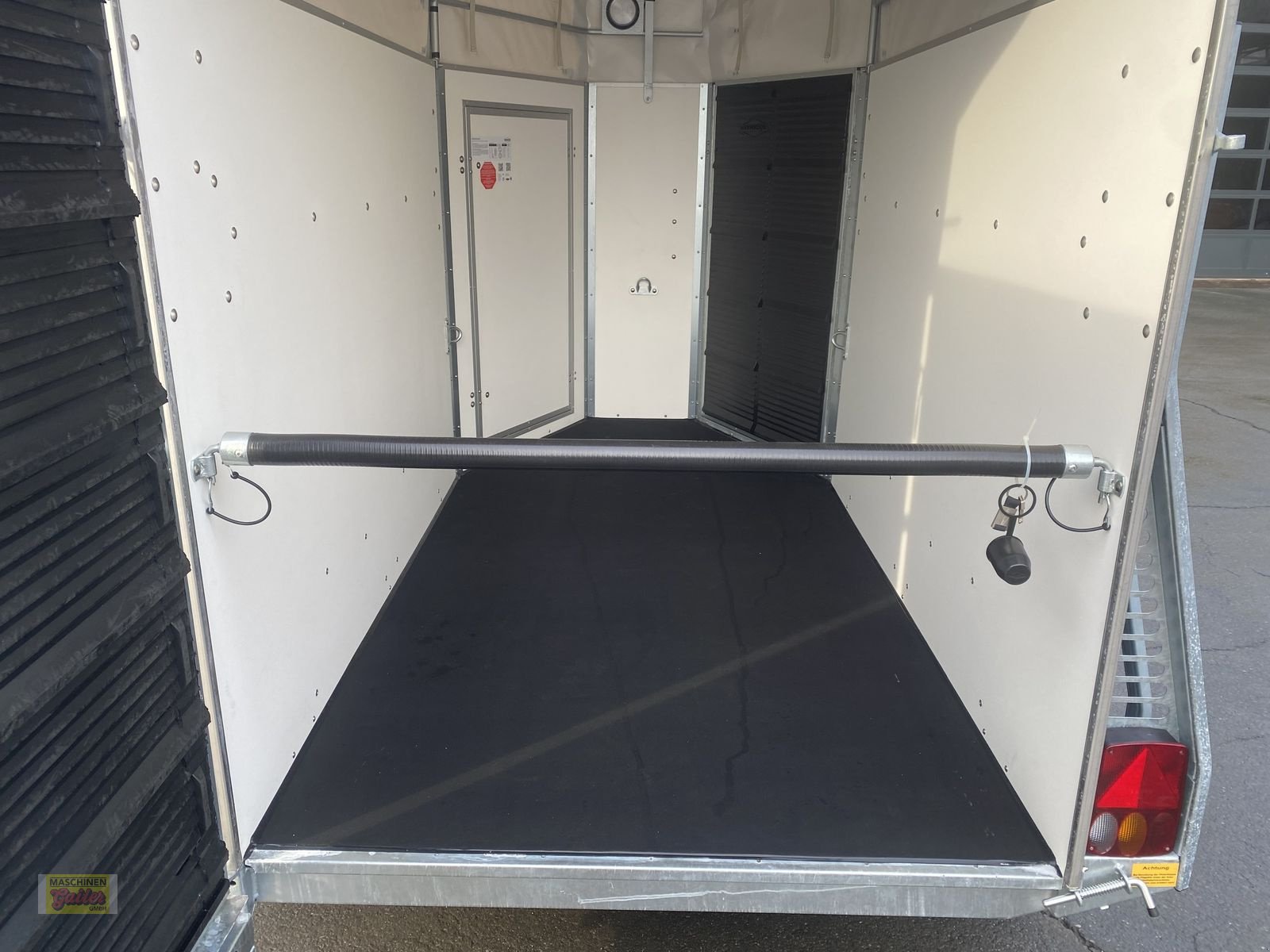 Viehanhänger des Typs Böckmann VH 3014 Viehanhänger in guter Ausstattung, Neumaschine in Kötschach (Bild 19)
