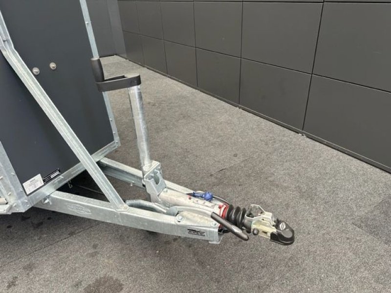 Viehanhänger des Typs Böckmann Viehanhänger VH 3016/27 Holz mit Aluboden, Neumaschine in Tamsweg (Bild 4)