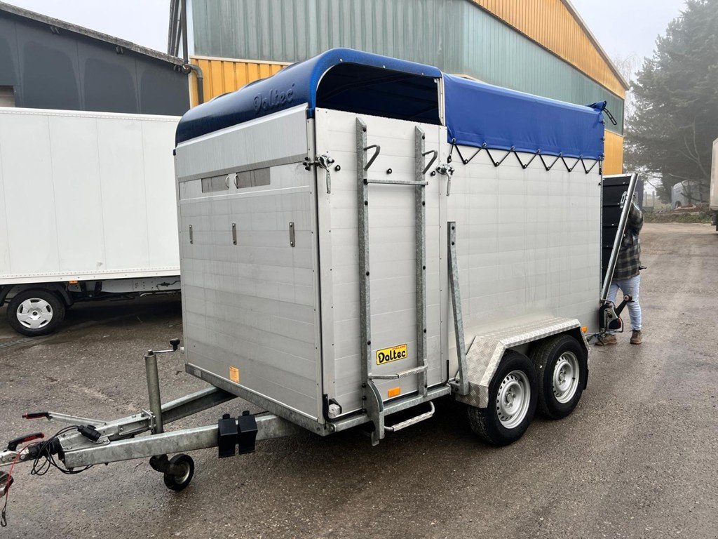 Viehanhänger des Typs Daltec Viehtransportanhänger, Gebrauchtmaschine in Avenches (Bild 2)