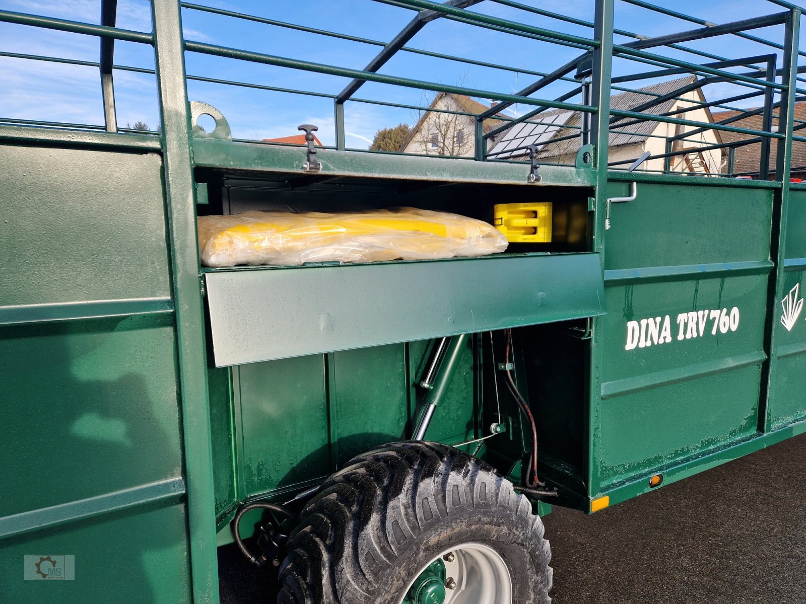 Viehanhänger typu Dinapolis TRV 760 Tiertransportwagen Druckluft Hydr. Absenkbar, Neumaschine v Tiefenbach (Obrázek 5)