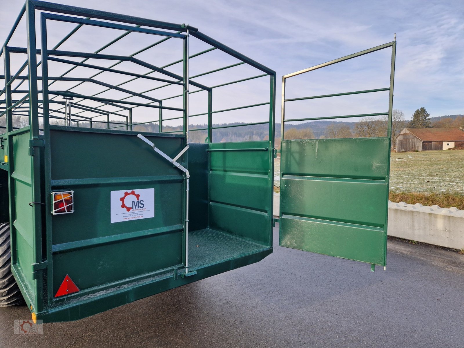 Viehanhänger typu Dinapolis TRV 760 Tiertransportwagen Druckluft Hydr. Absenkbar, Neumaschine v Tiefenbach (Obrázek 15)