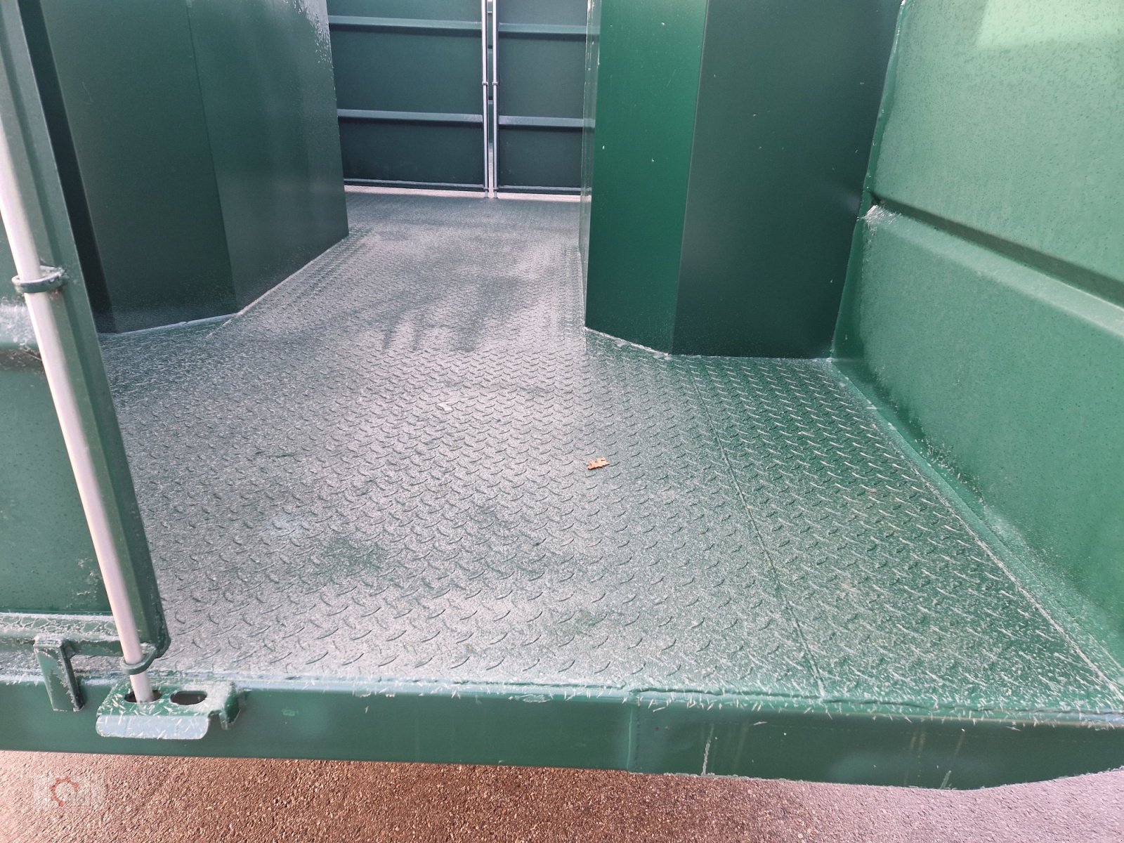 Viehanhänger типа Dinapolis TRV 760 Tiertransportwagen Druckluft Hydr. Absenkbar, Neumaschine в Tiefenbach (Фотография 12)