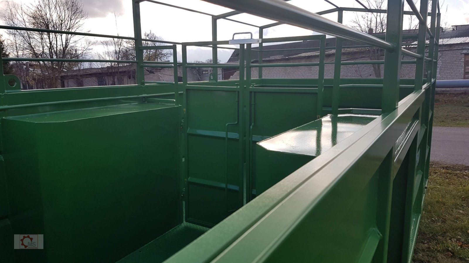 Viehanhänger del tipo Dinapolis TRV Tiertransportwagen Druckluft Hydraulisch absenkbar, Neumaschine en Tiefenbach (Imagen 4)