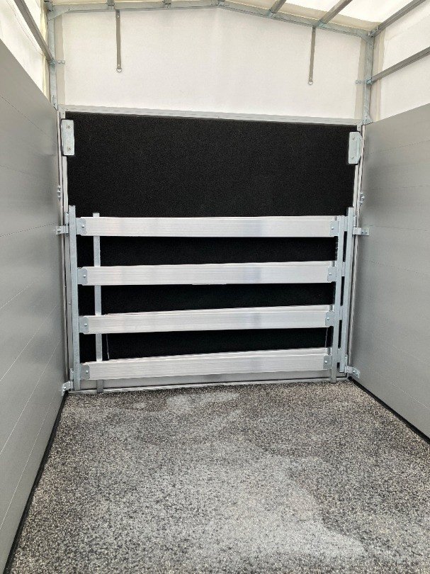 Viehanhänger des Typs Humbaur HTV 243016 AG, Neumaschine in Susten (Bild 11)