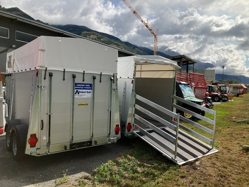 Viehanhänger des Typs Humbaur HTV 243016 AG, Neumaschine in Susten (Bild 2)
