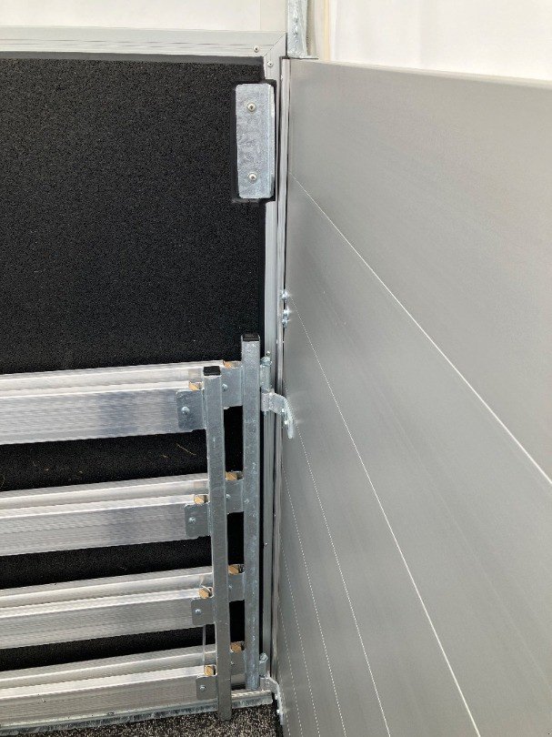 Viehanhänger des Typs Humbaur HTV 243016 AG, Neumaschine in Susten (Bild 12)