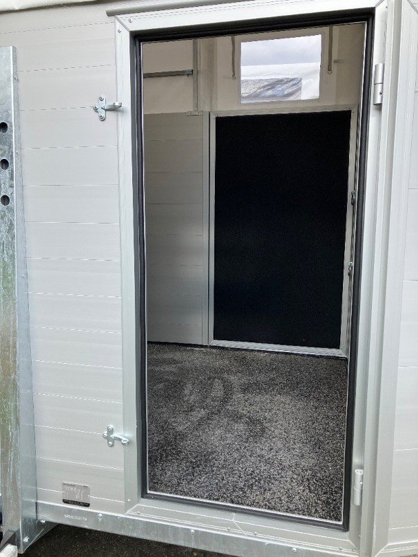 Viehanhänger des Typs Humbaur HTV 243016 AG, Neumaschine in Susten (Bild 10)