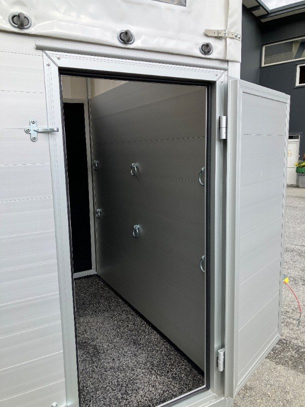 Viehanhänger des Typs Humbaur HTV 243016 AG, Neumaschine in Susten (Bild 9)