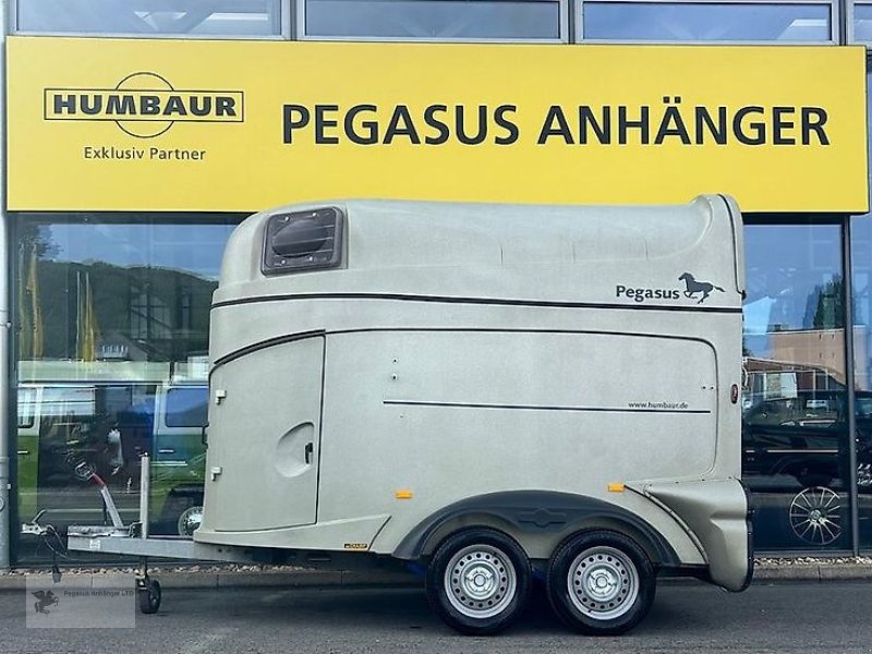 Viehanhänger typu Humbaur Pegasus Vollpoly 2,4t Sattelkammer, Gebrauchtmaschine v Gevelsberg (Obrázek 1)