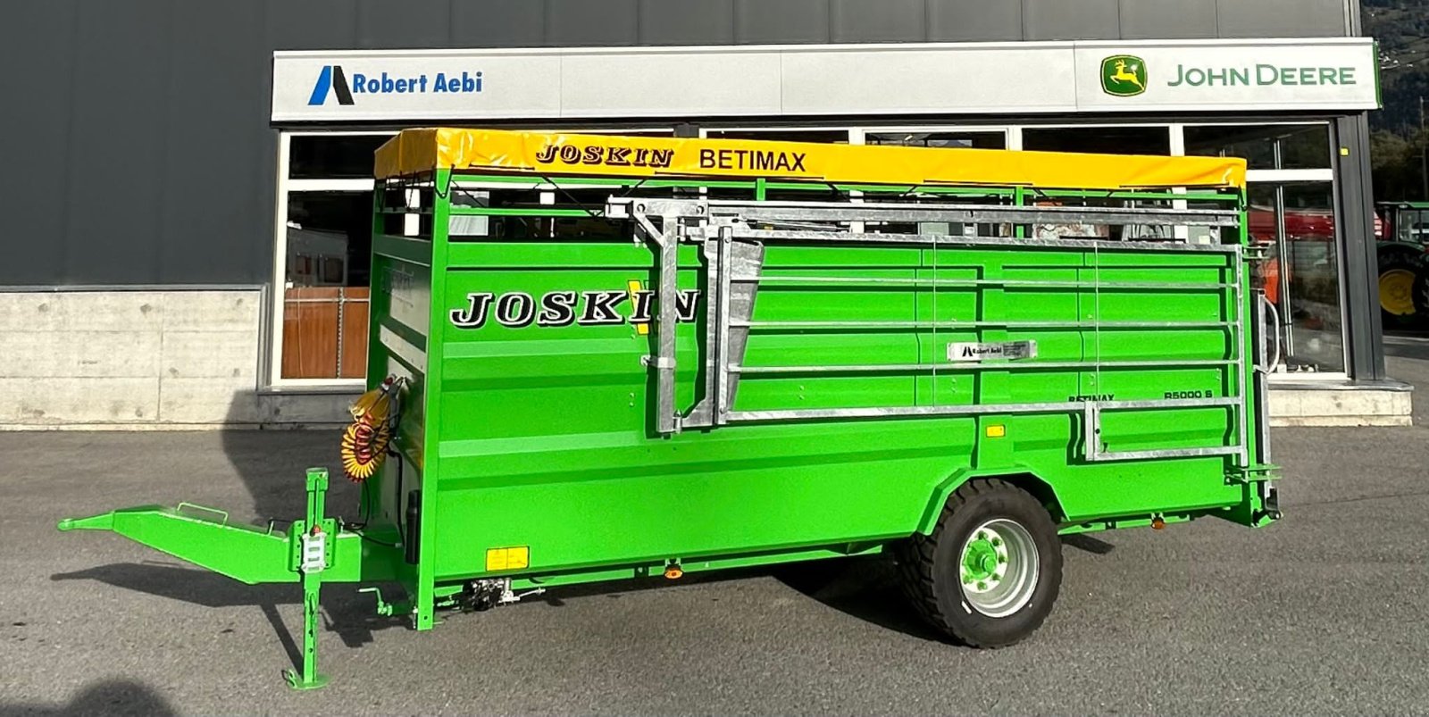 Viehanhänger des Typs Joskin Betimax R5000, Neumaschine in Susten (Bild 1)
