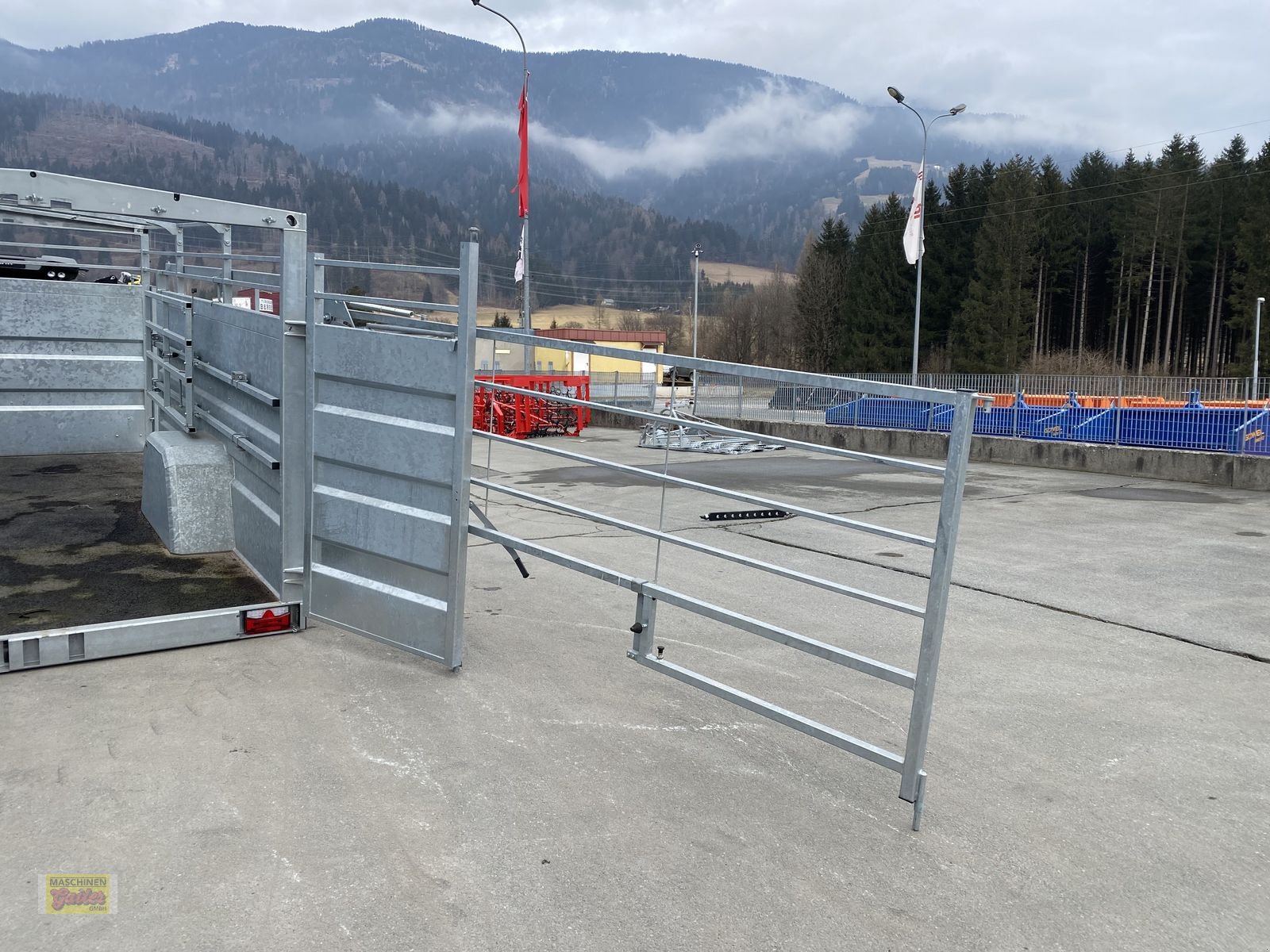 Viehanhänger des Typs Joskin Betimax RDSG 5000 Viehhänger absenkbar, Neumaschine in Kötschach (Bild 15)