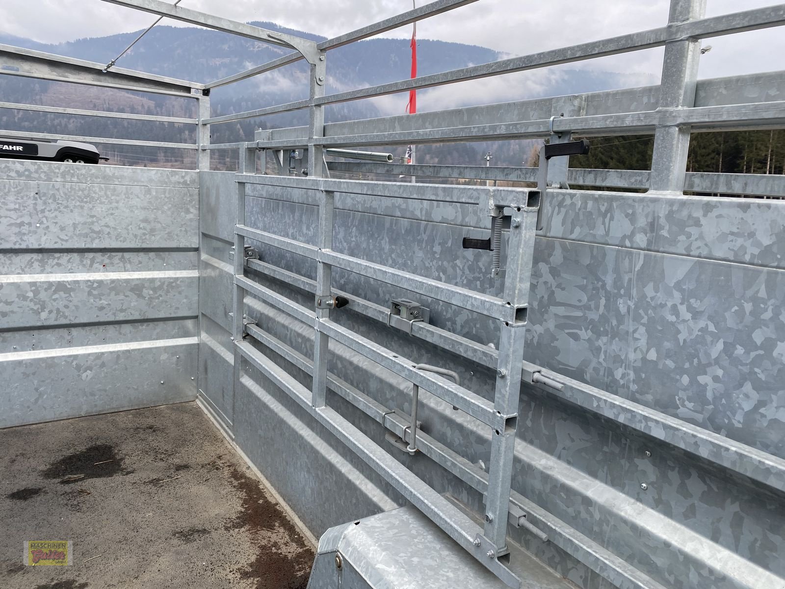 Viehanhänger des Typs Joskin Betimax RDSG 5000 Viehhänger absenkbar, Neumaschine in Kötschach (Bild 20)