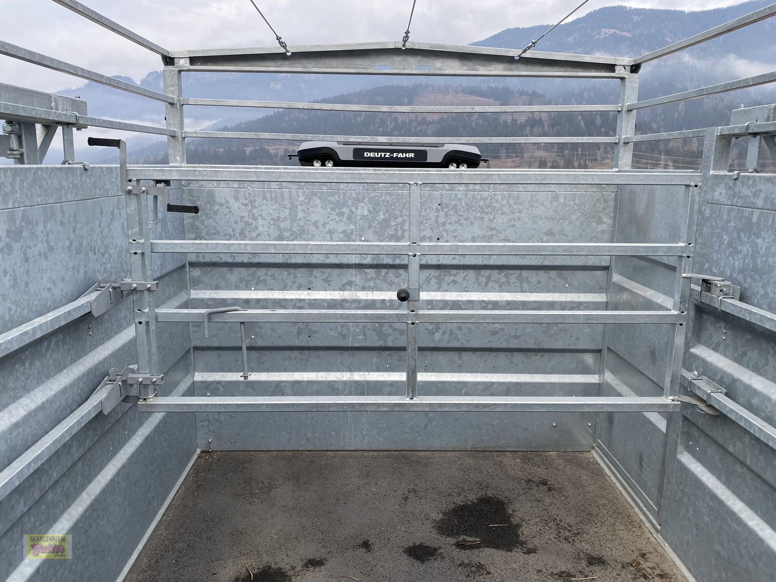 Viehanhänger des Typs Joskin Betimax RDSG 5000 Viehhänger absenkbar, Neumaschine in Kötschach (Bild 19)