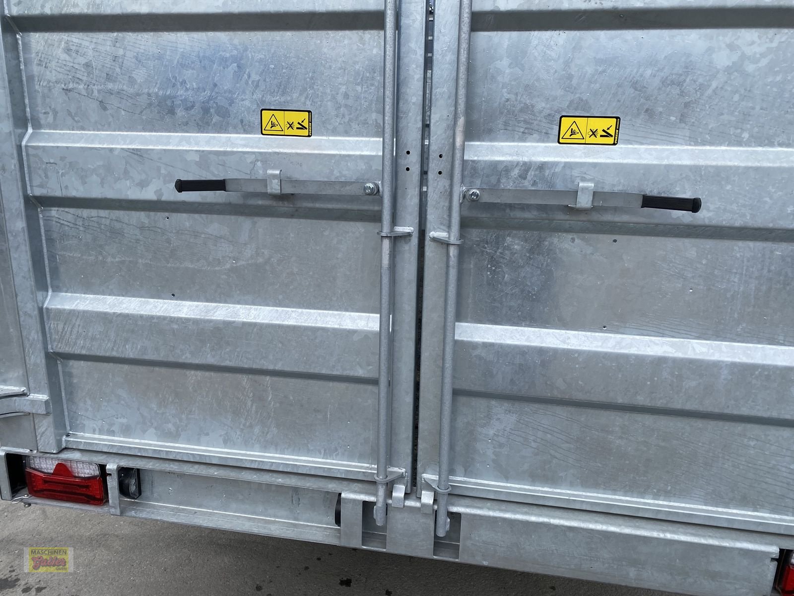 Viehanhänger des Typs Joskin Betimax RDSG 5000 Viehhänger absenkbar, Neumaschine in Kötschach (Bild 12)