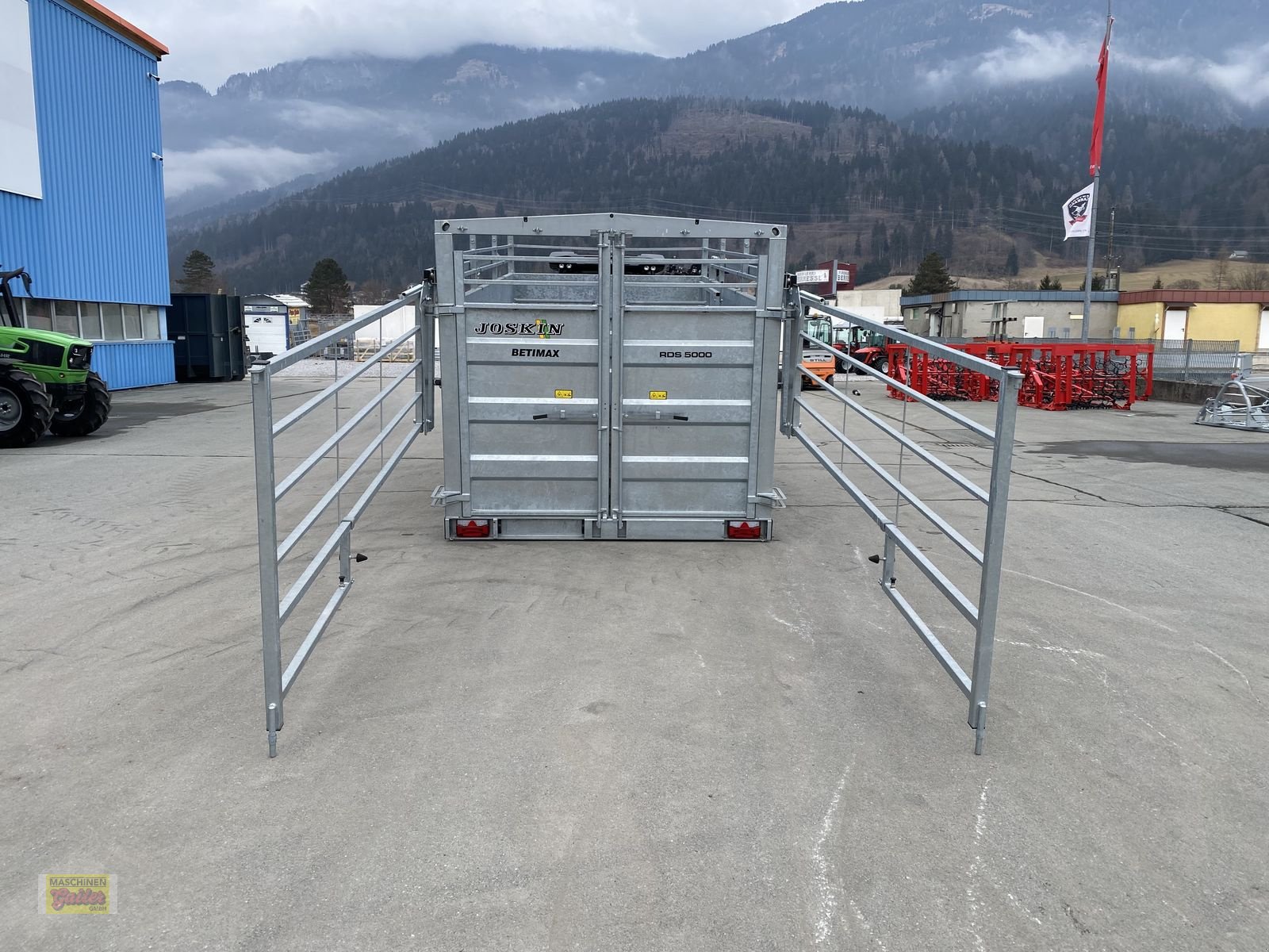 Viehanhänger des Typs Joskin Betimax RDSG 5000 Viehhänger absenkbar, Neumaschine in Kötschach (Bild 24)