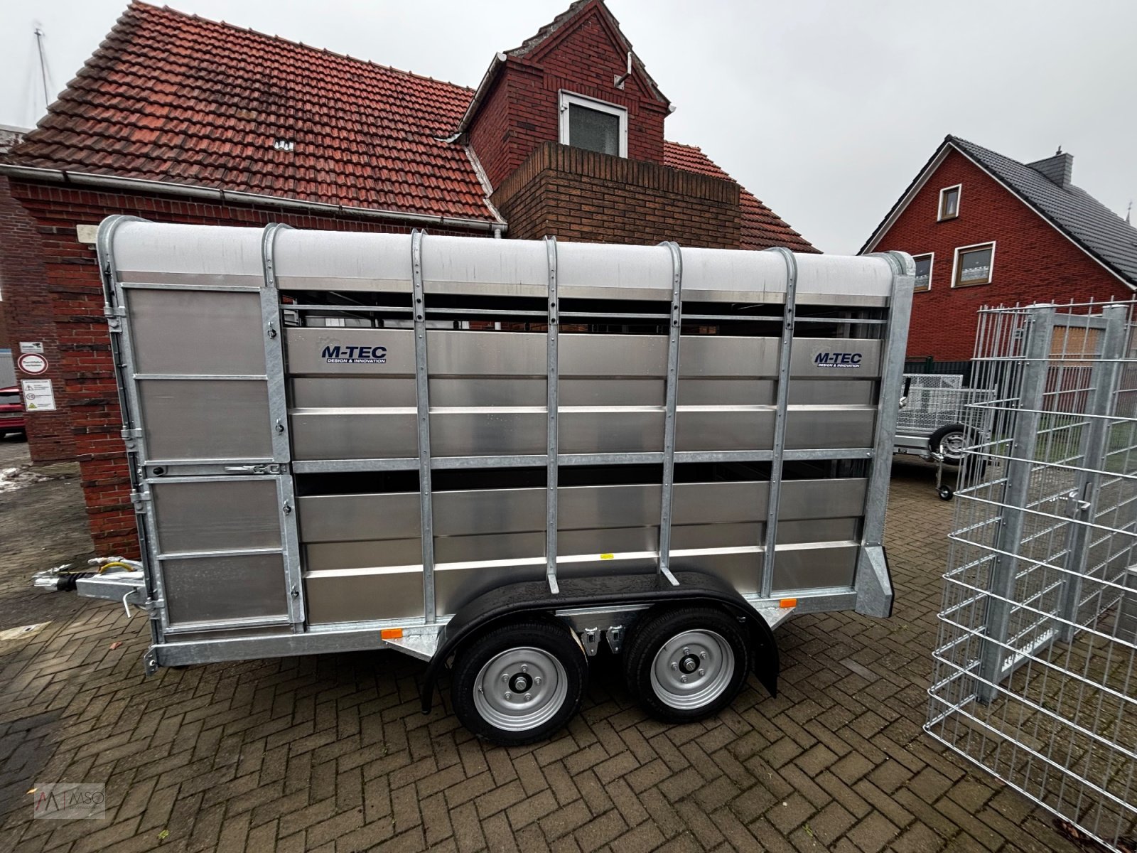 Viehanhänger типа M-Tec PKW Viehanhänger 2 Achser, Neumaschine в Berumerfehn (Фотография 2)