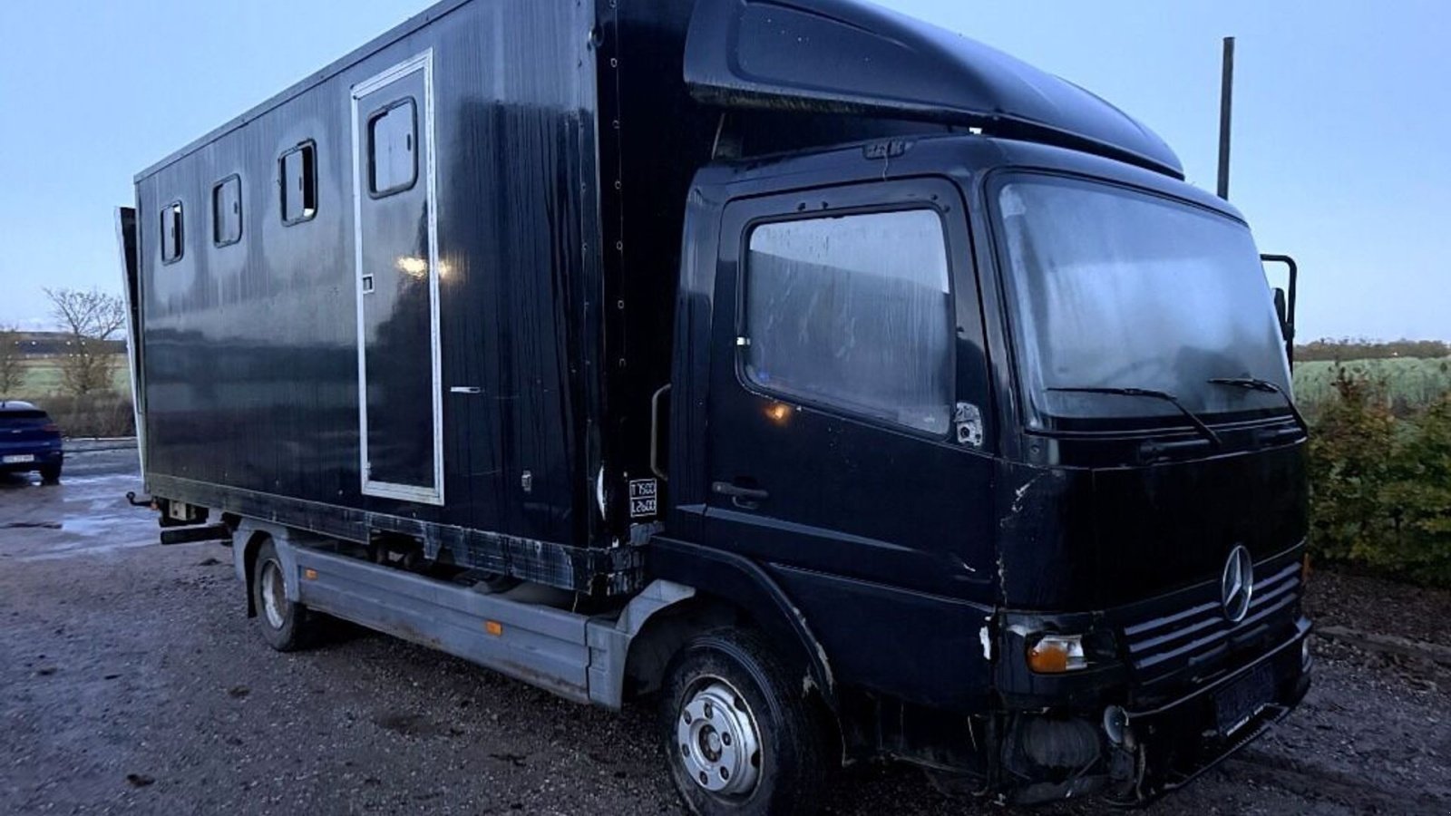 Viehanhänger des Typs Mercedes Atego Hestetransport, Gebrauchtmaschine in Rødovre (Bild 2)