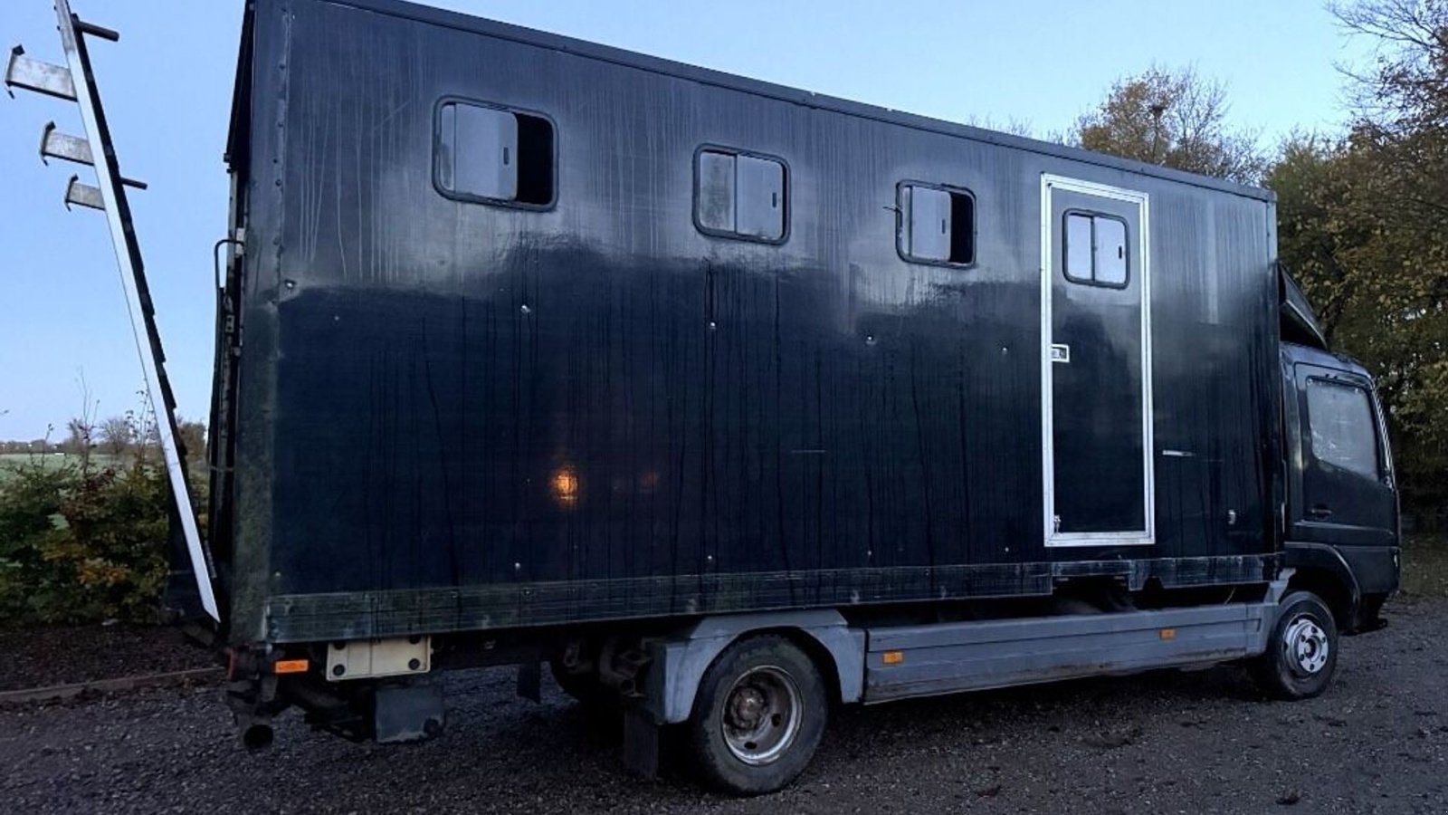 Viehanhänger des Typs Mercedes Atego Hestetransport, Gebrauchtmaschine in Rødovre (Bild 3)
