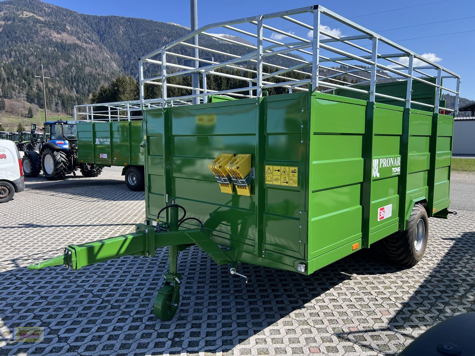 Viehanhänger des Typs PRONAR Kurier T046, Neumaschine in Kötschach (Bild 1)