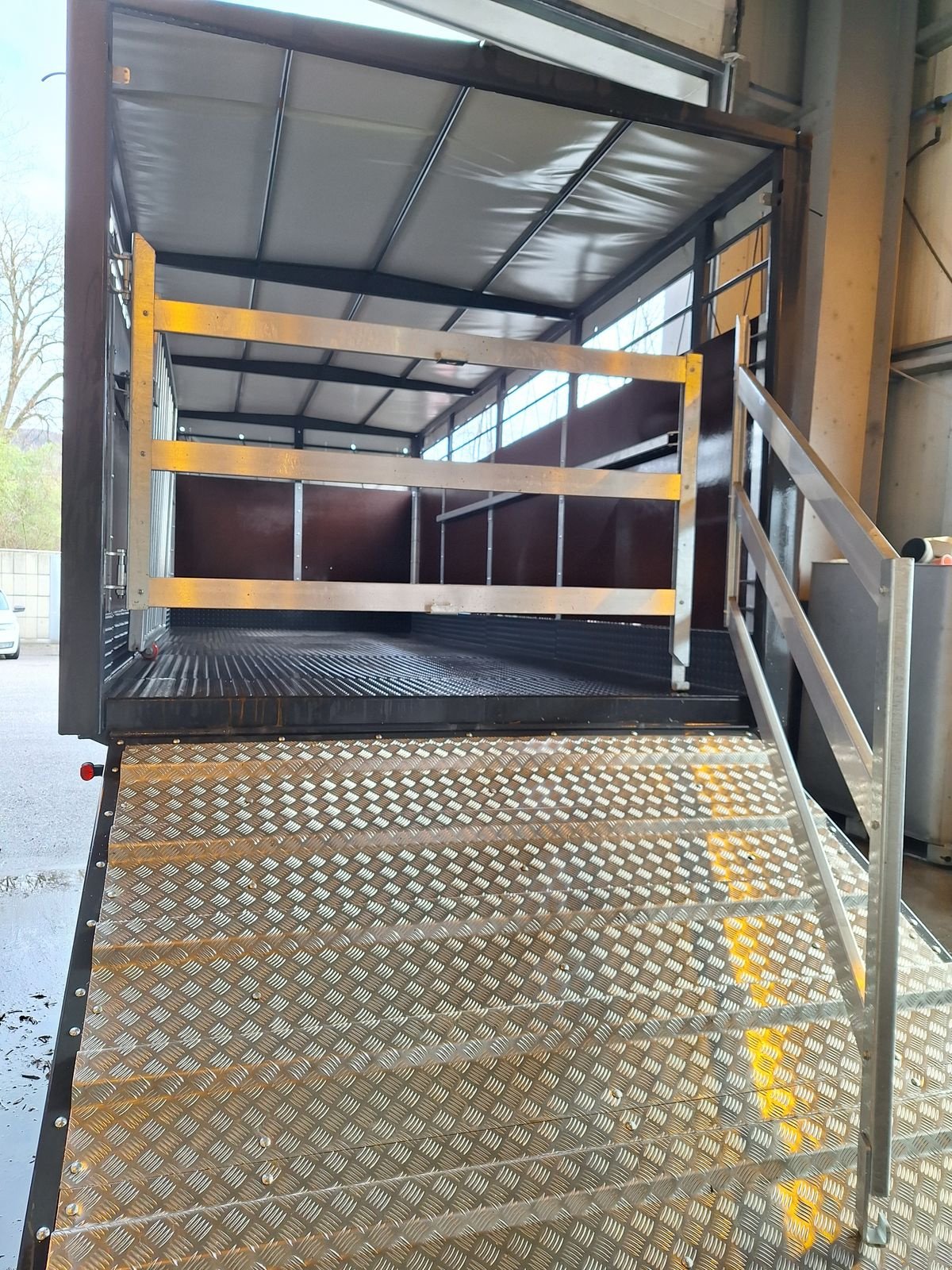 Viehanhänger des Typs Schwaighofer Anhänger 12 to, Neumaschine in Bergheim (Bild 18)