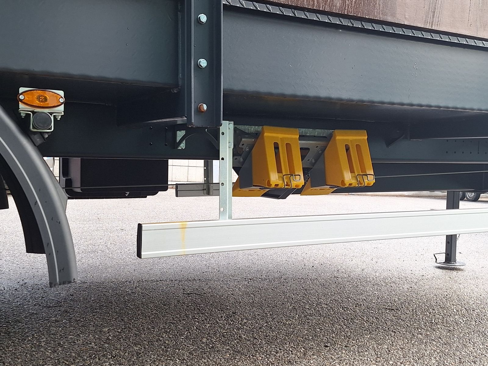 Viehanhänger des Typs Schwaighofer Anhänger 12 to, Neumaschine in Bergheim (Bild 7)