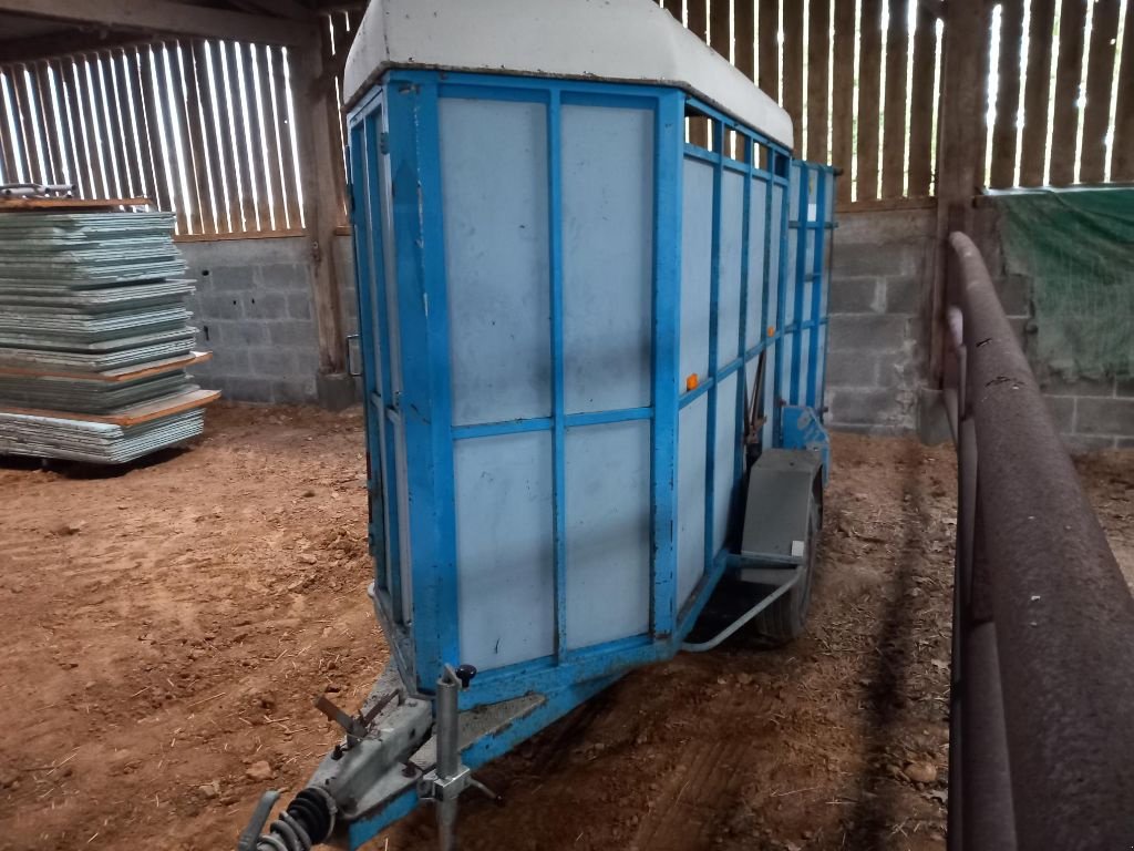 Viehanhänger des Typs Sonstige Bétaillère - Marque COLASSE, Gebrauchtmaschine in BRECE (Bild 4)