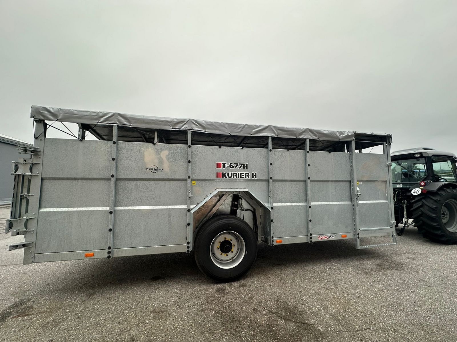 Viehanhänger des Typs Sonstige Cynkomet Viehtransporter Kurier T 677H, Neumaschine in Tamsweg (Bild 14)