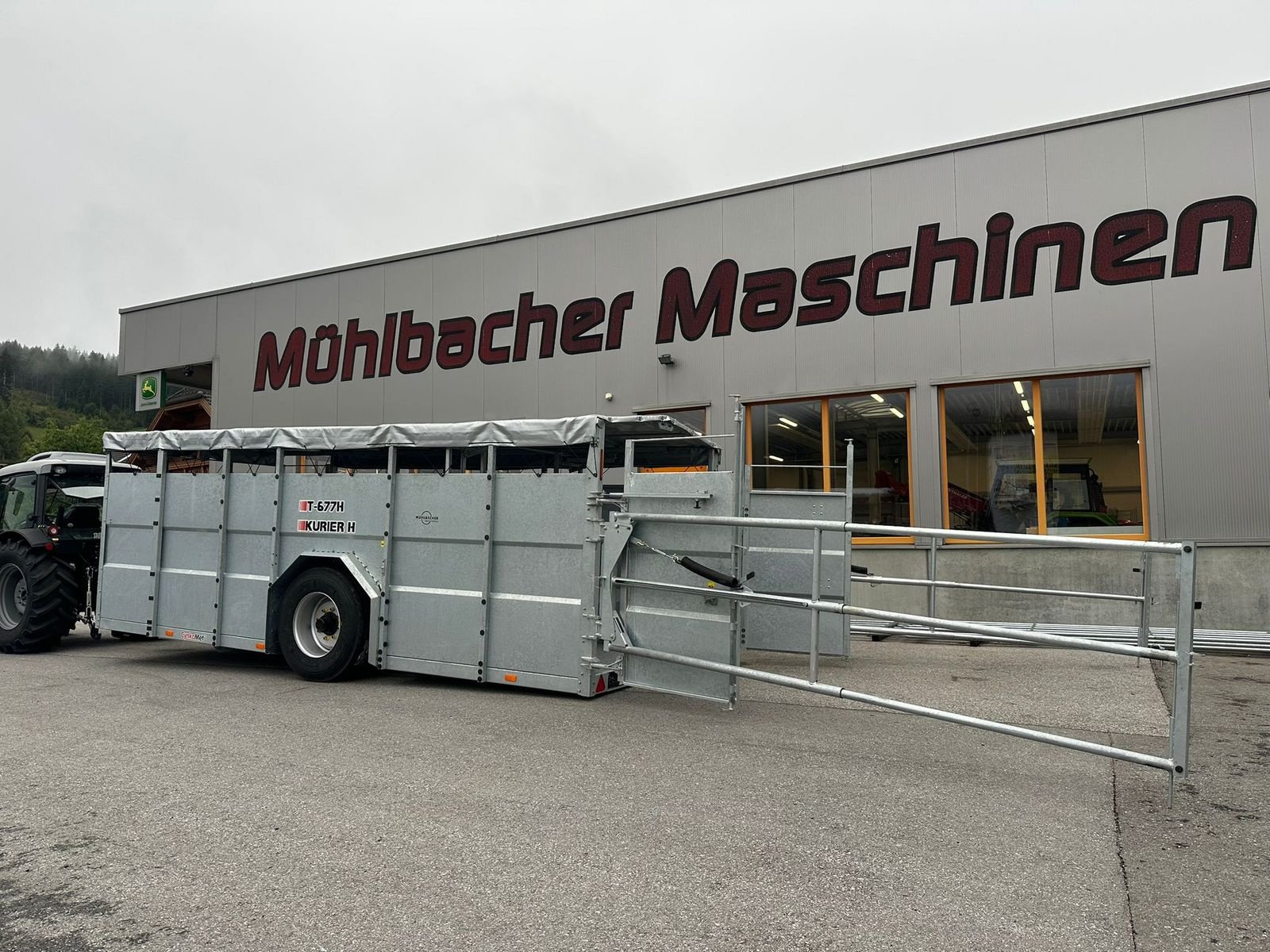 Viehanhänger des Typs Sonstige Cynkomet Viehtransporter Kurier T 677H, Neumaschine in Tamsweg (Bild 1)