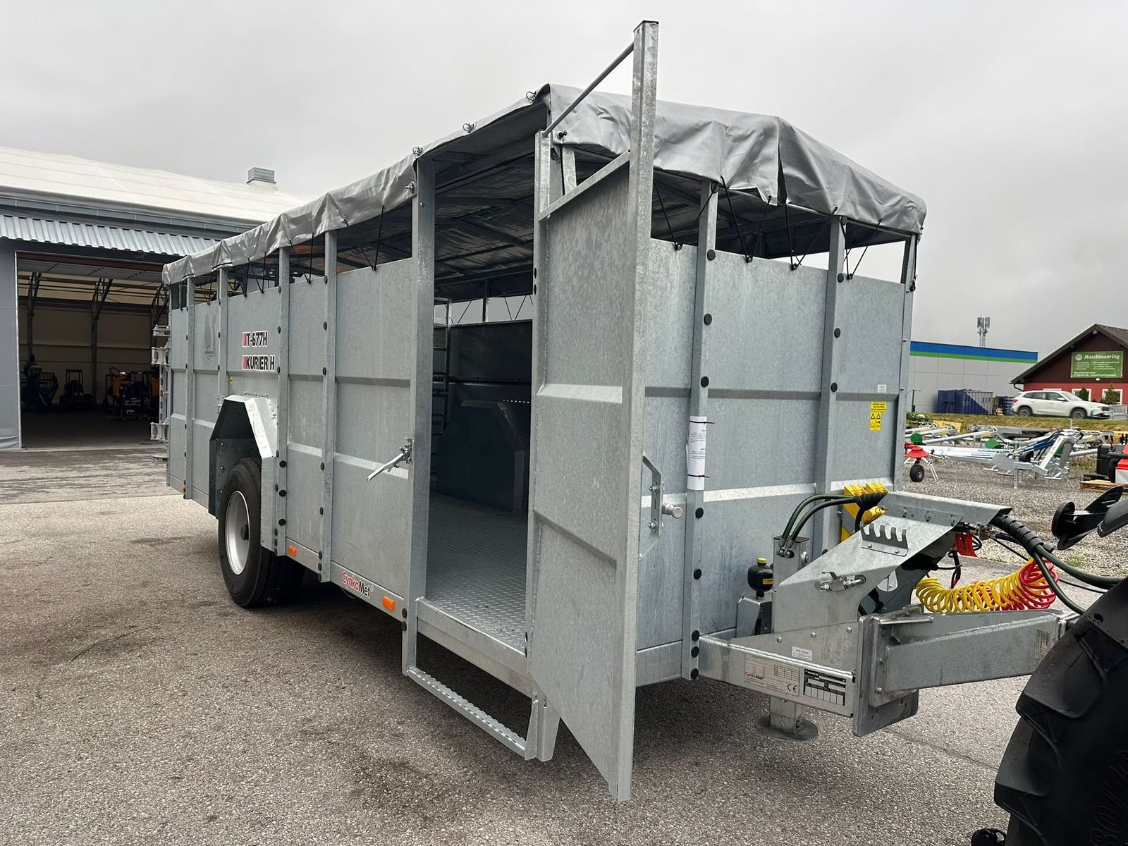 Viehanhänger des Typs Sonstige Cynkomet Viehtransporter Kurier T 677H, Neumaschine in Tamsweg (Bild 13)