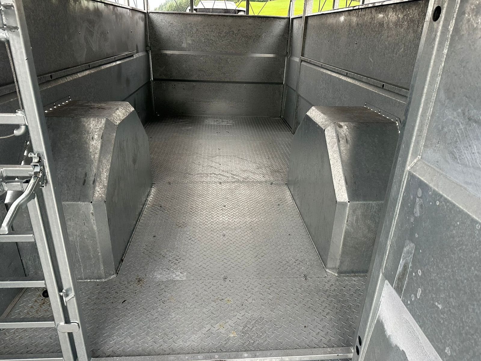 Viehanhänger типа Sonstige Cynkomet Viehtransporter T677H, Neumaschine в Tamsweg (Фотография 3)