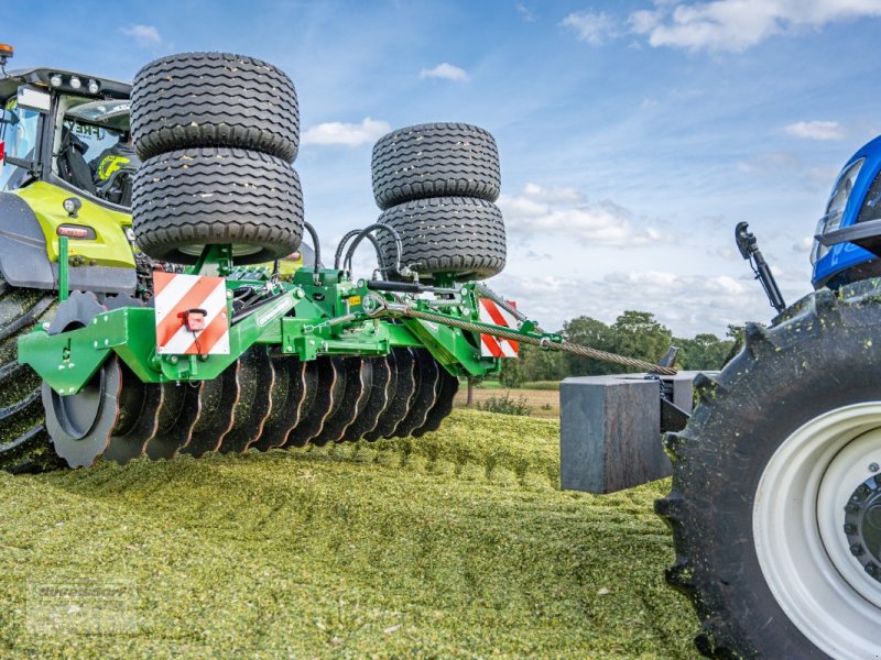 Walze типа Düvelsdorf Silagewalze mit Seitenverschub, Neumaschine в Ottersberg - Bahnhof (Фотография 1)