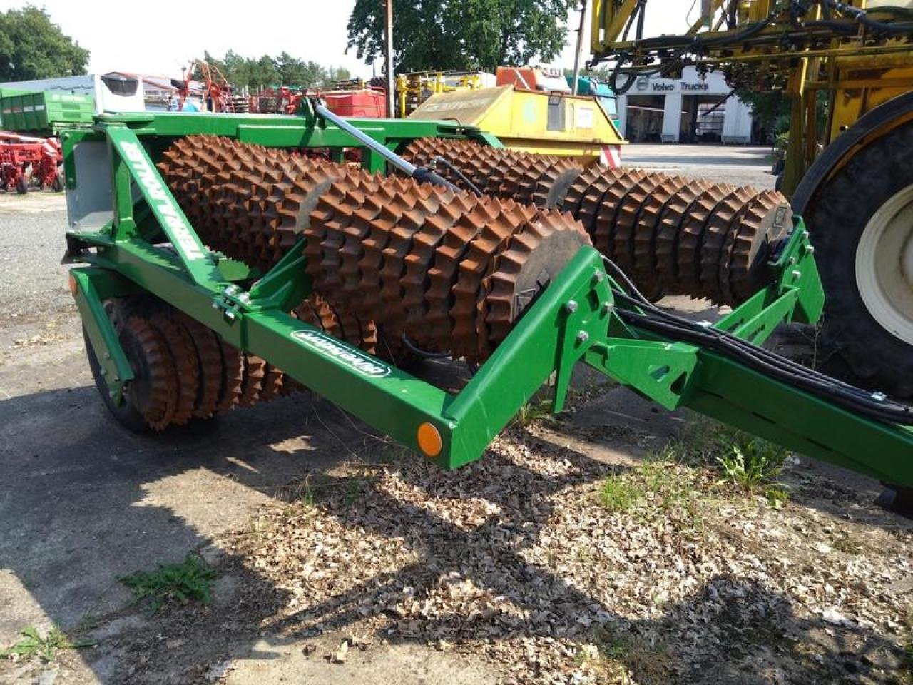 Walze des Typs Düvelsdorf TERRA ROLLER ECO 6,3M, Neumaschine in Vehlow (Bild 1)