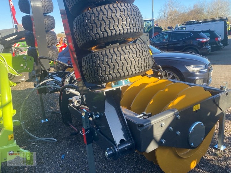 Walze des Typs Mammut SK 300 H, Neumaschine in Alveslohe (Bild 6)