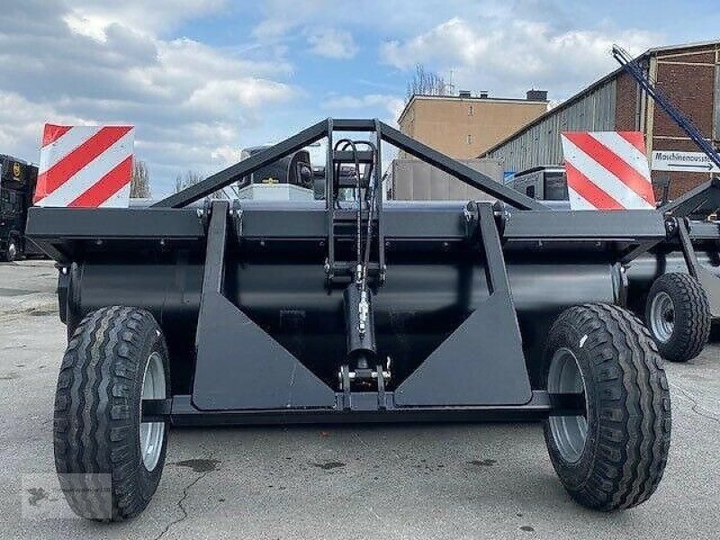 Walze des Typs Metal Technik Wiesenwalze hydr Fahrwerk NEU 2,7m, Neumaschine in Gevelsberg (Bild 4)